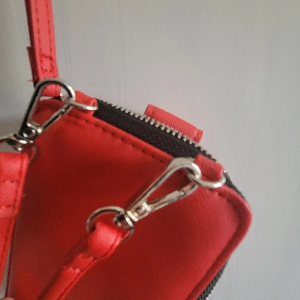 Marc Tetro Dog Phone Crossbody Wallet 7x4 Red Wristlet Strap Organizer Cute‎